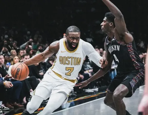 开云-杰伦-布朗取得生涯第5次三双，超越塔图姆排绿军队史第九